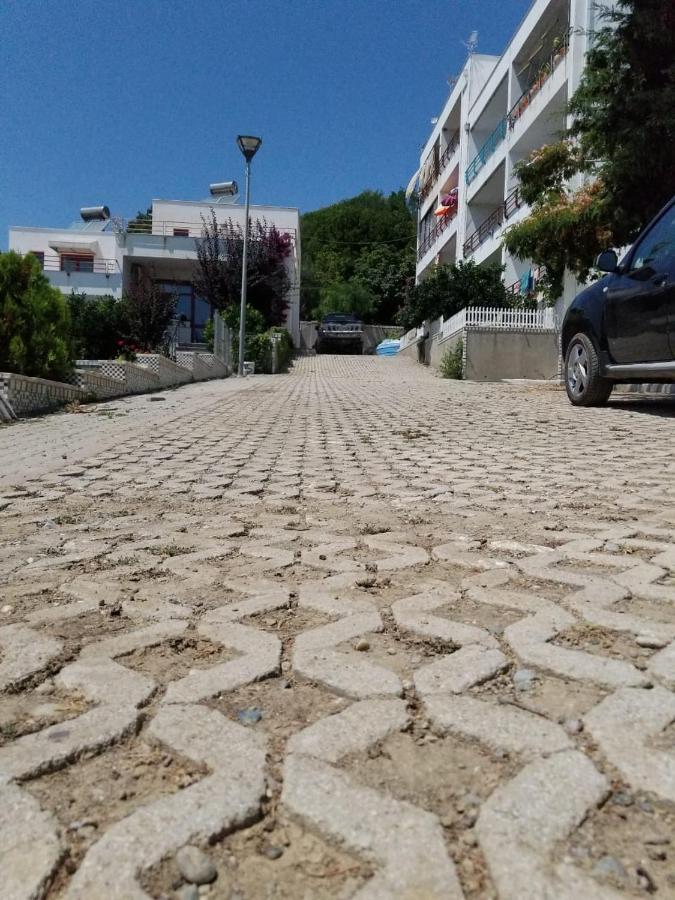 Oasis Residency Apartment Spille Exterior photo